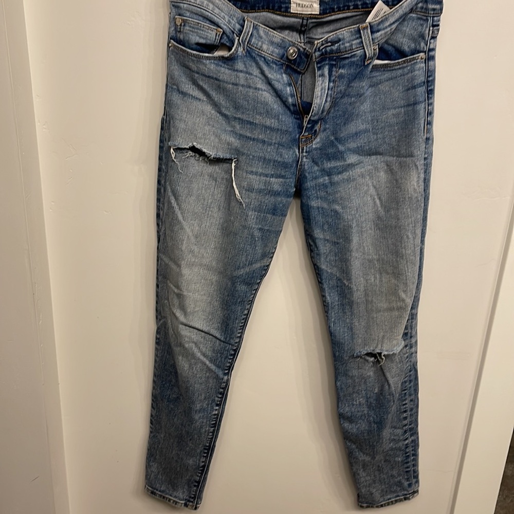 HUDSON mid rise Nico jeans.